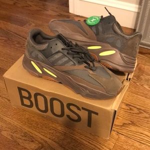 Mens Adidas Muave size 10